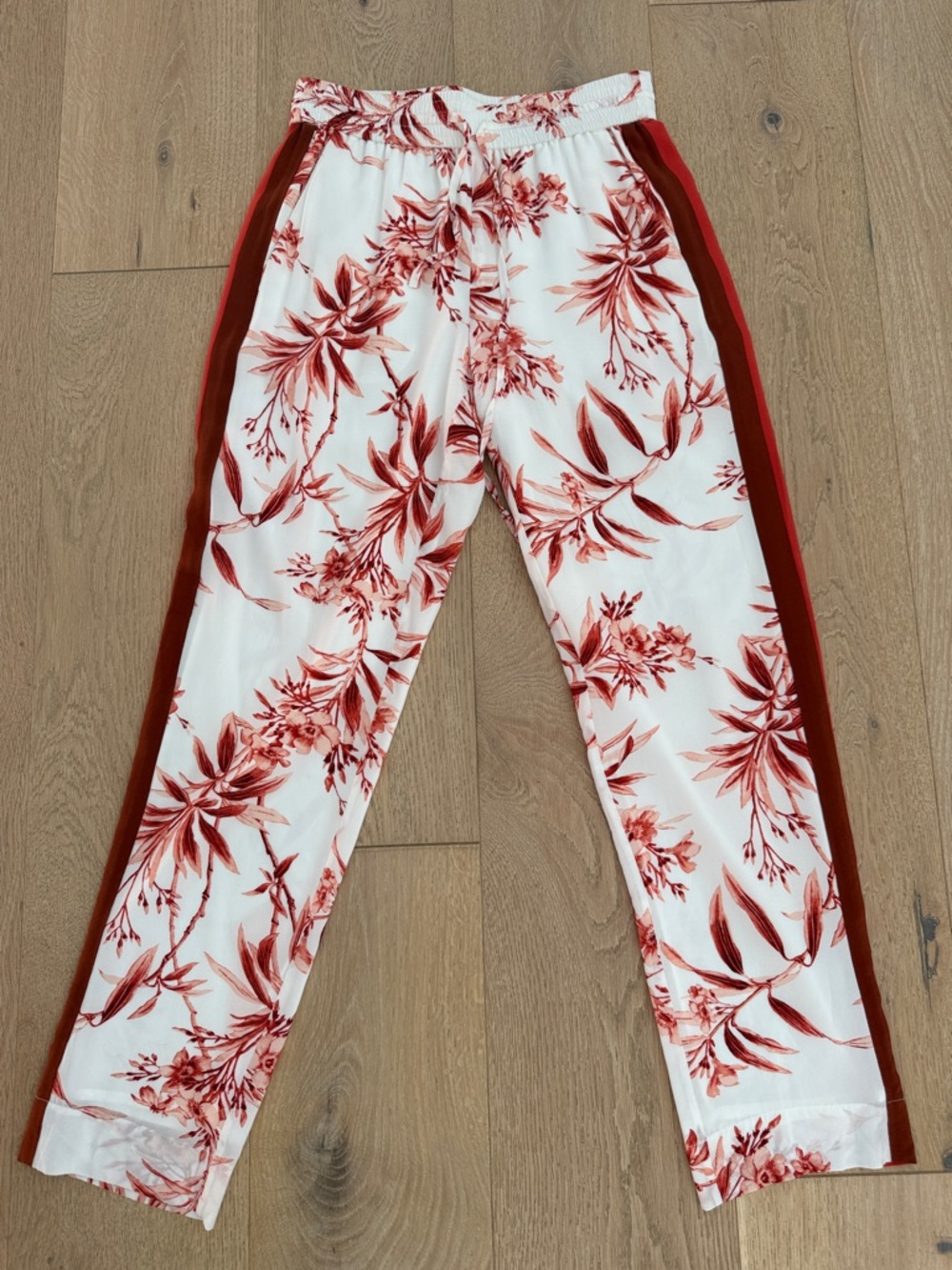 NEVER BEEN WORN! Joie White Pants with Red Floral Print and Side Stripe